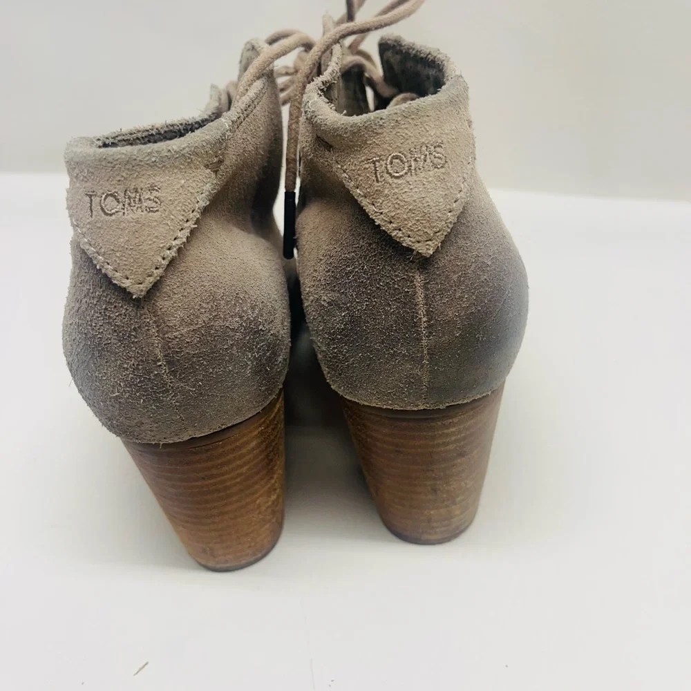TOMS LUNATA BOOTIES LACE UP SIZE 9.5